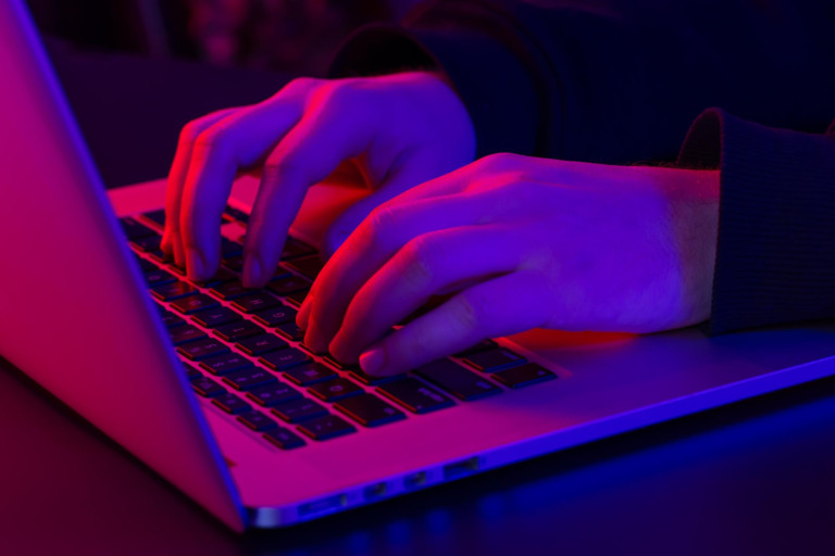 Rebranding strony internetowej: jak odświeżyć markę online bez utraty pozycji w Google